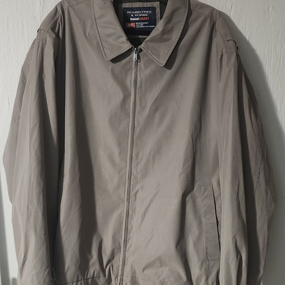 Roundtree & Yorke Tan Windbreaker Lightweight Casual
